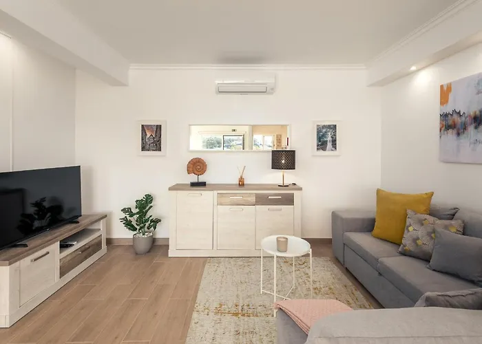 Sunset On The Sea Apartment